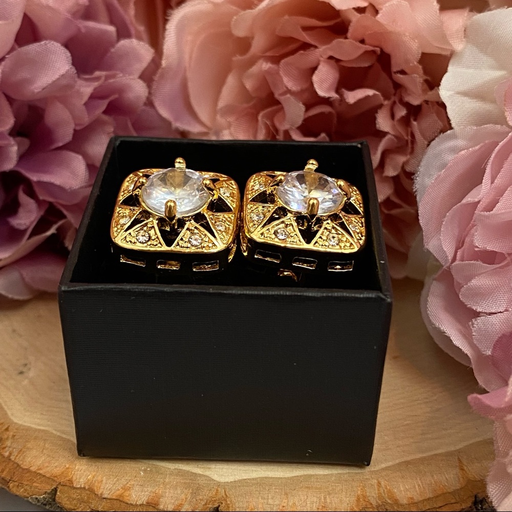 Elegant Rounded Square Gold Crystal Cufflinks - Picture 14 of 16